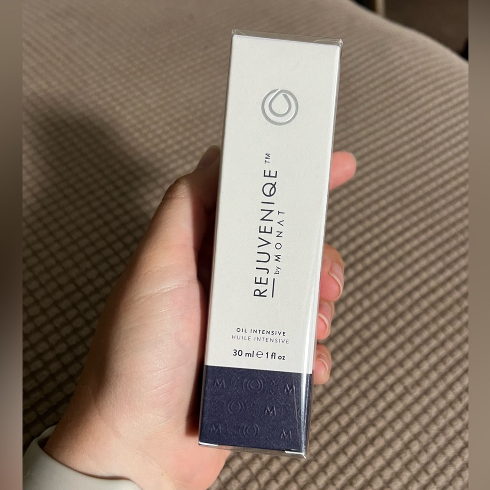 MONAT Rejuvenique Oil